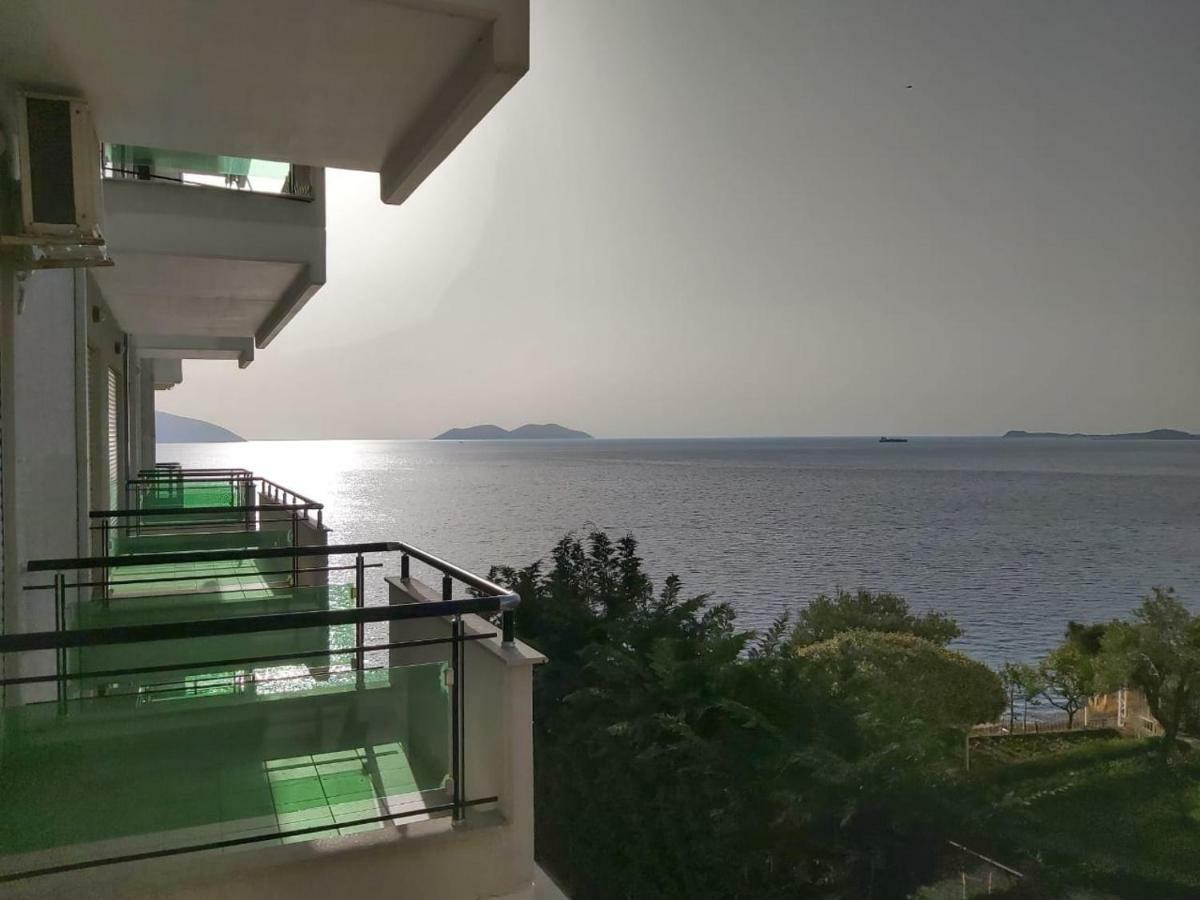 Deni Sea View Apartment Vlorë Exteriör bild